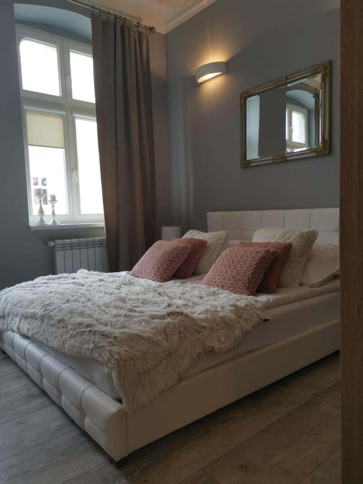 Apartamenty Apartlux Poznan Bilik gambar